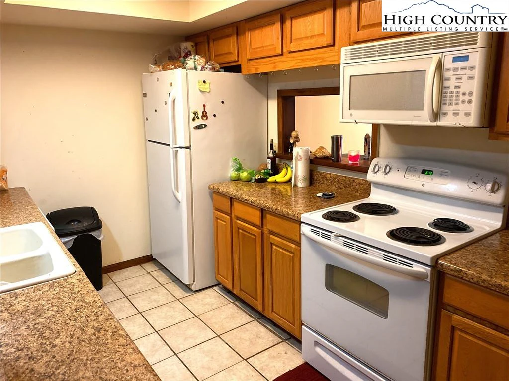 Image number 7 for the current listing