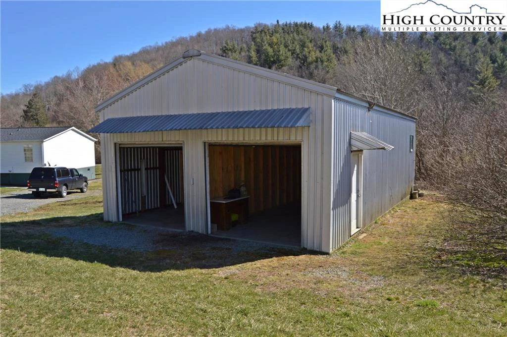 Image number 3 for the current listing