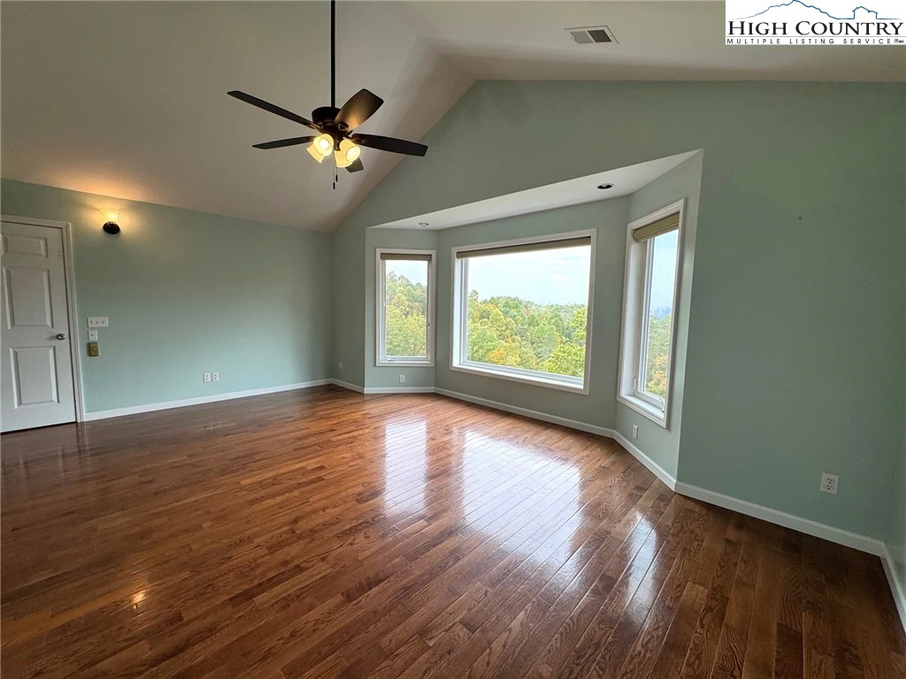 Image number 12 for the current listing