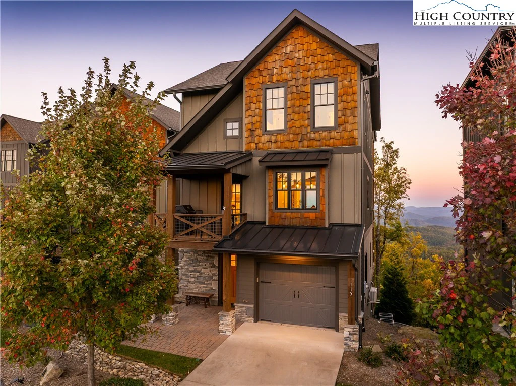 Image number 1 for the current listing