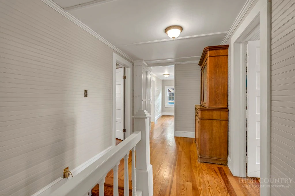 Image number 14 for the current listing