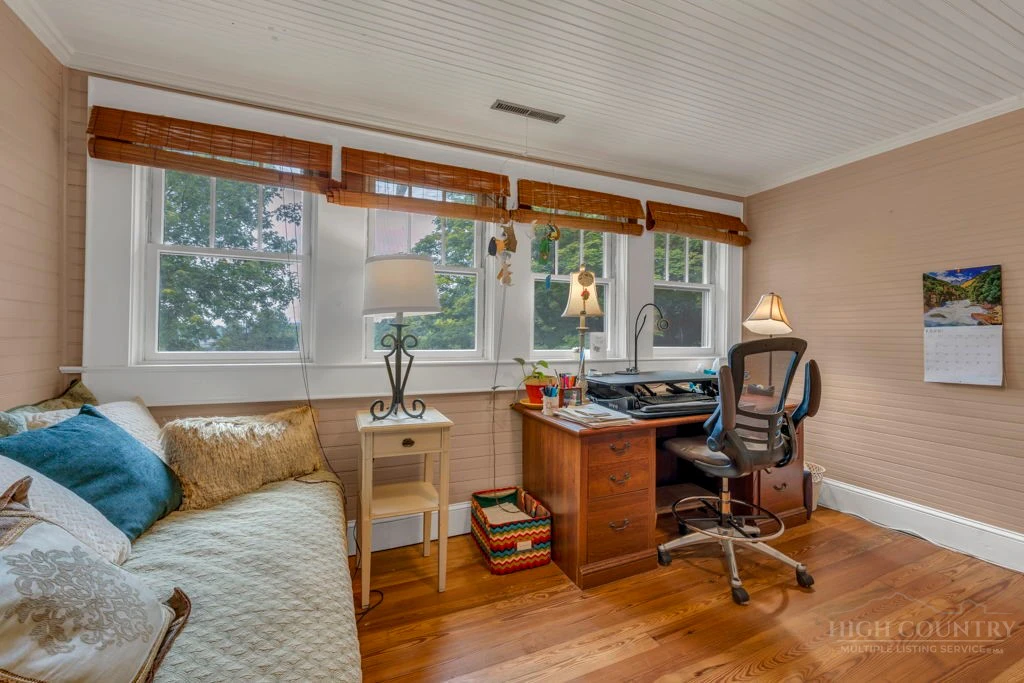 Image number 6 for the current listing