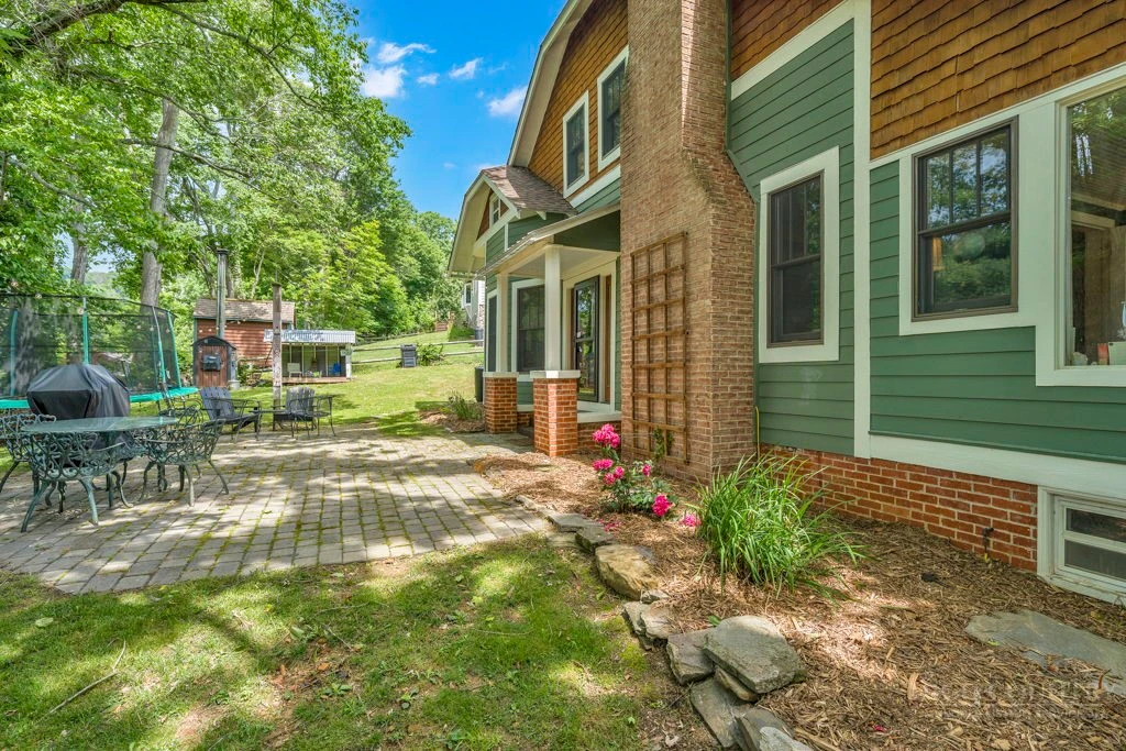 Image number 13 for the current listing