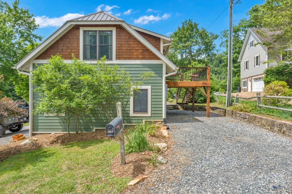 Image number 15 for the current listing