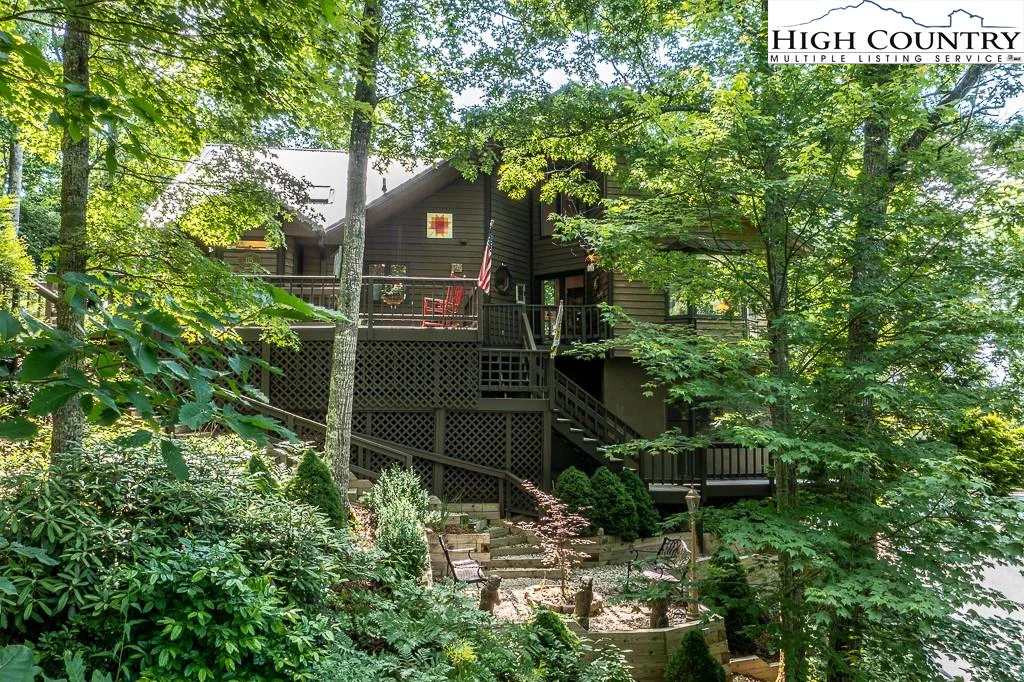 Image number 1 for the current listing