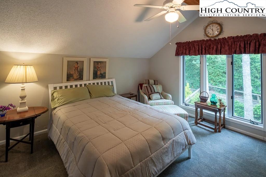 Image number 6 for the current listing