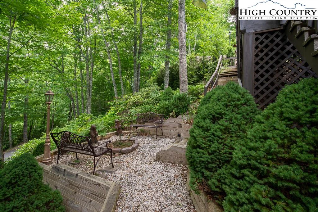 Image number 13 for the current listing
