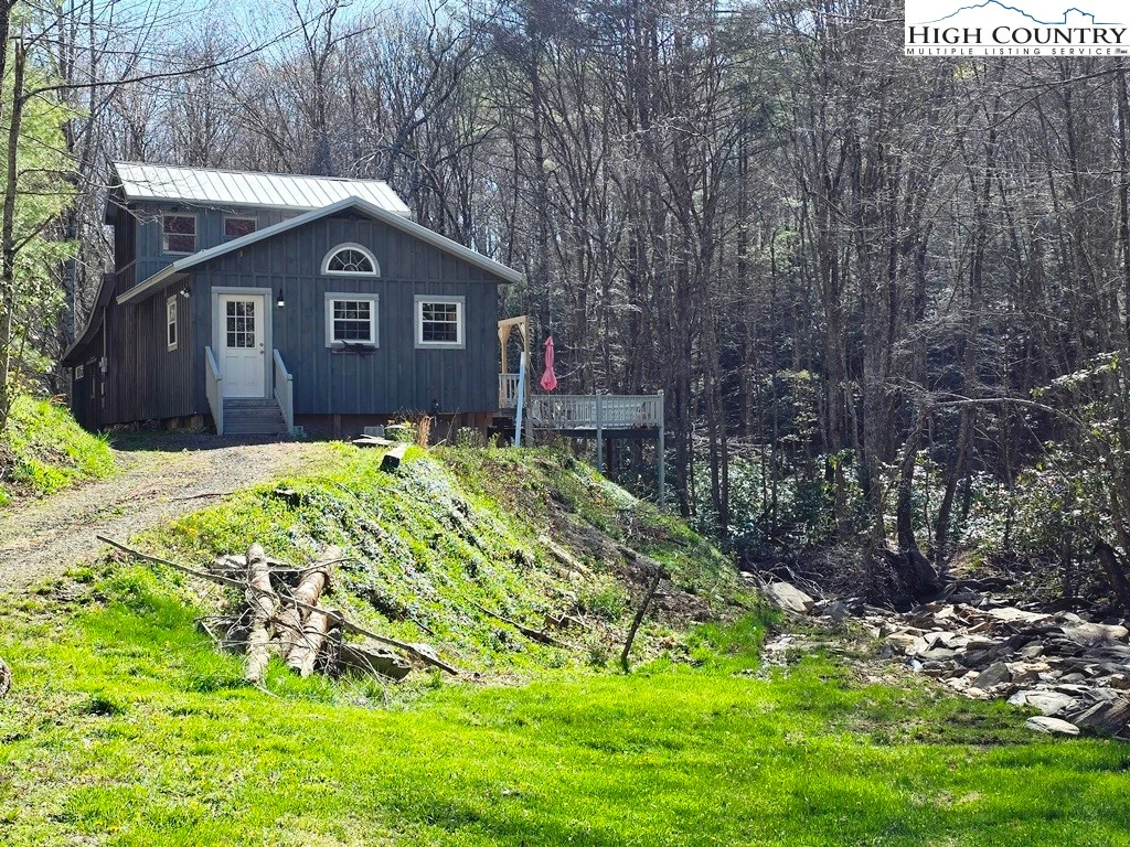 Image number 1 for the current listing