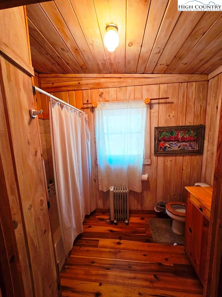 Image number 3 for the current listing