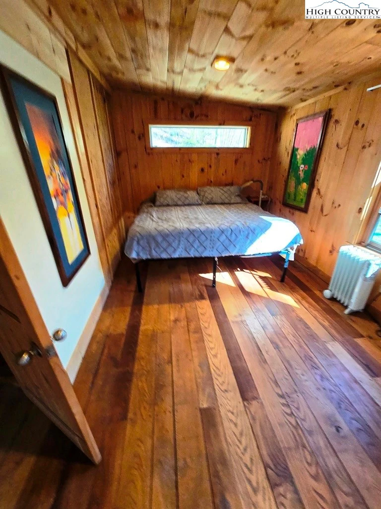 Image number 4 for the current listing
