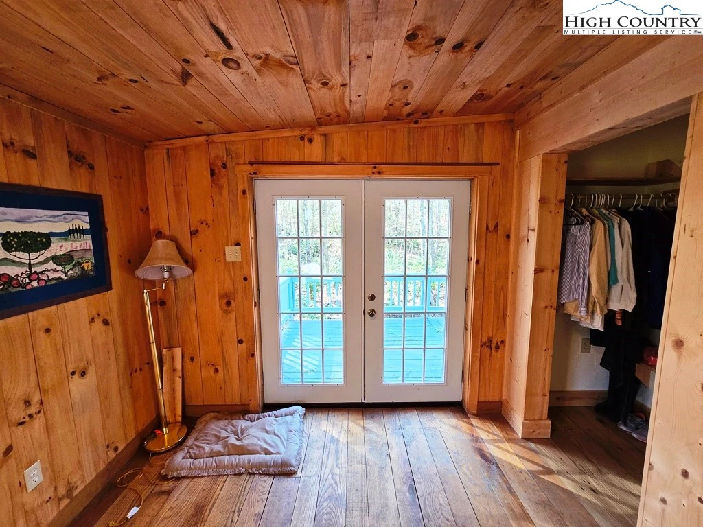 Image number 6 for the current listing