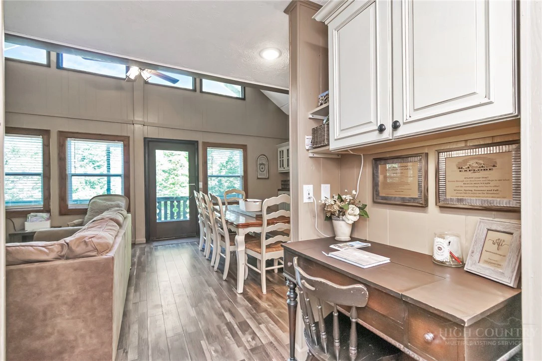 Image number 2 for the current listing