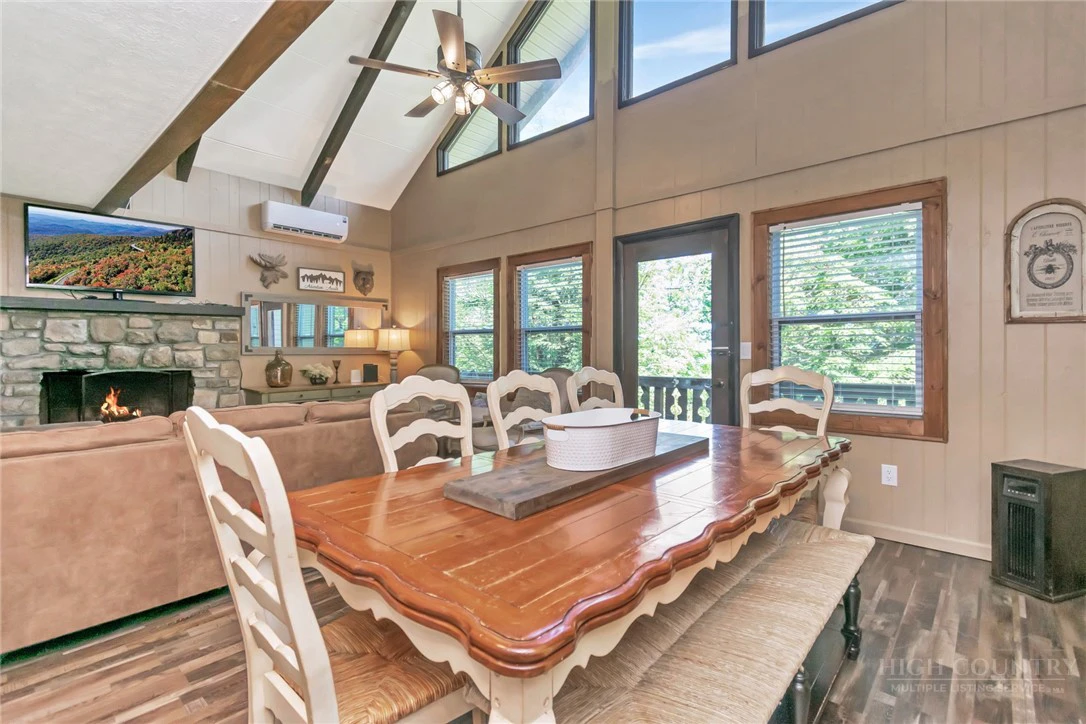 Image number 6 for the current listing