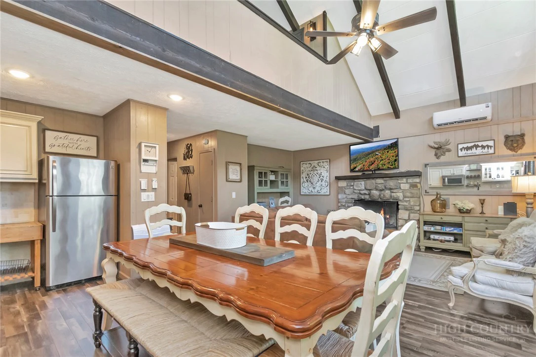 Image number 7 for the current listing