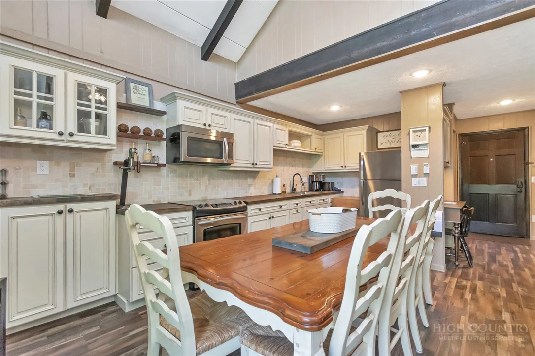 Image number 8 for the current listing