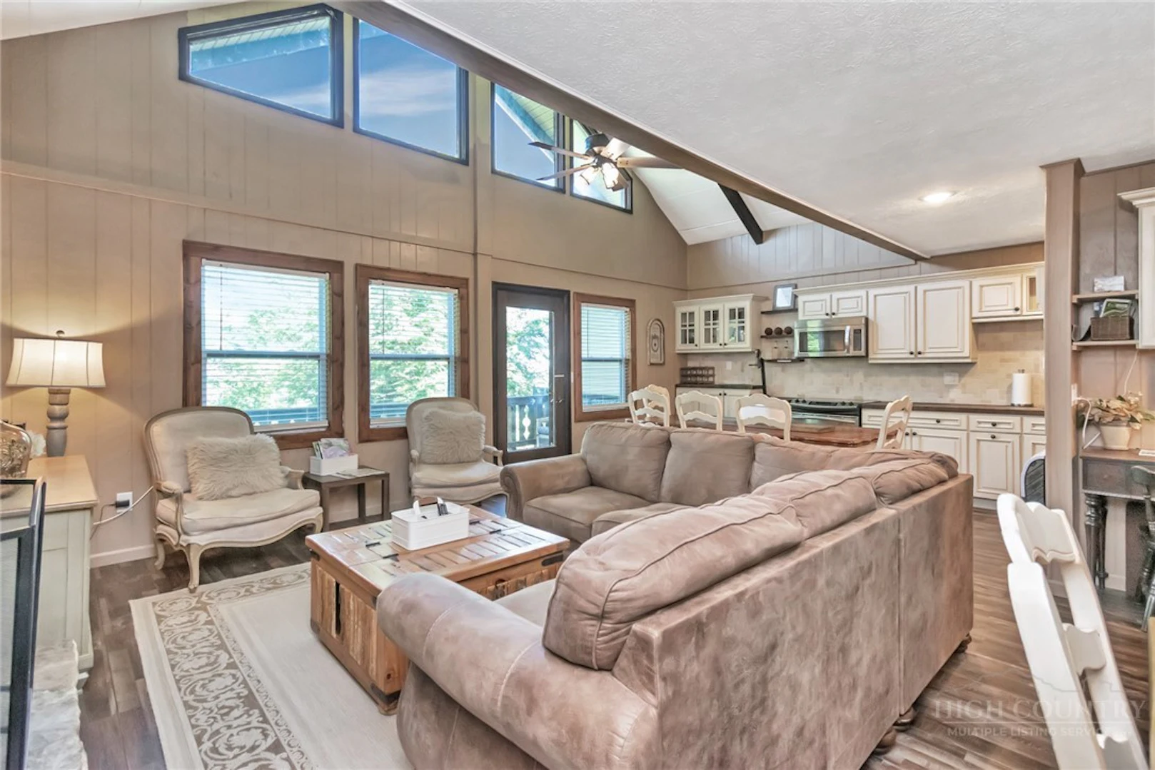 Image number 17 for the current listing
