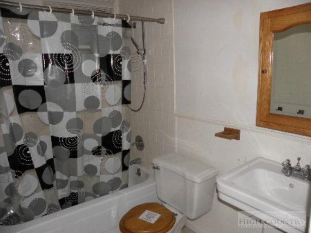 Image number 19 for the current listing