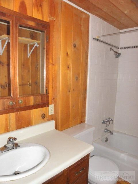 Image number 10 for the current listing