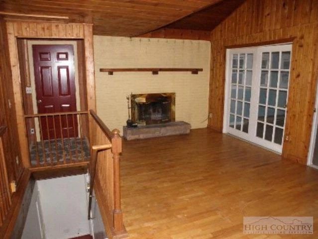 Image number 4 for the current listing