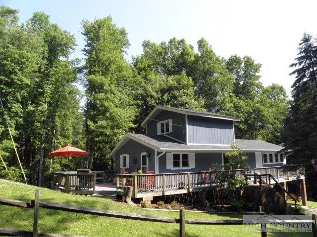 Image number 1 for the current listing