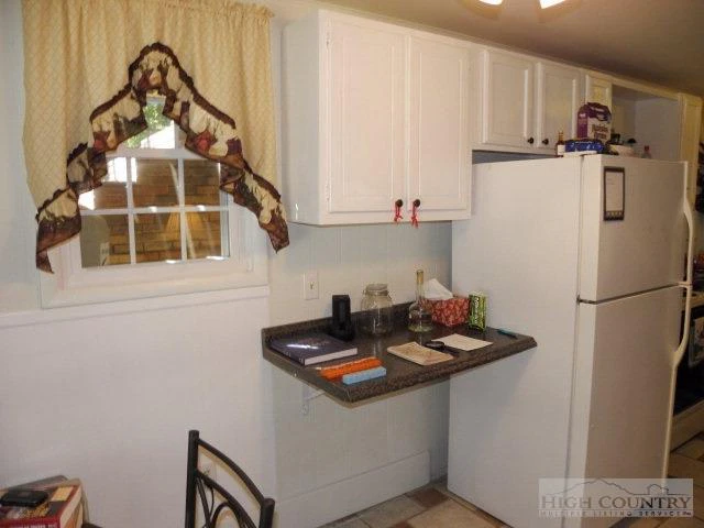 Image number 16 for the current listing