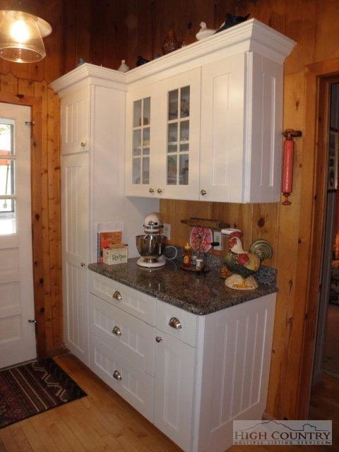 Image number 9 for the current listing