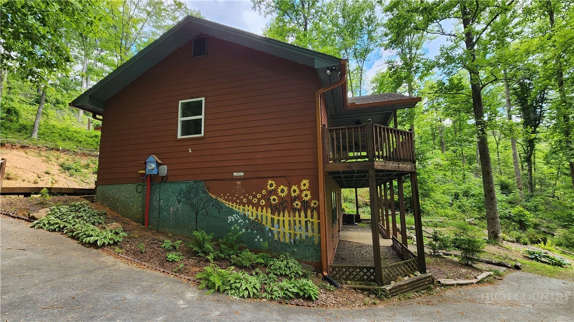 Image number 6 for the current listing