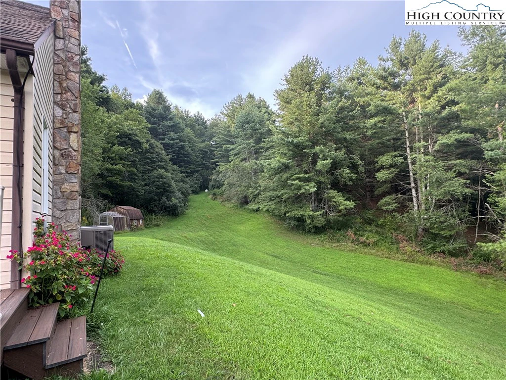 Image number 7 for the current listing