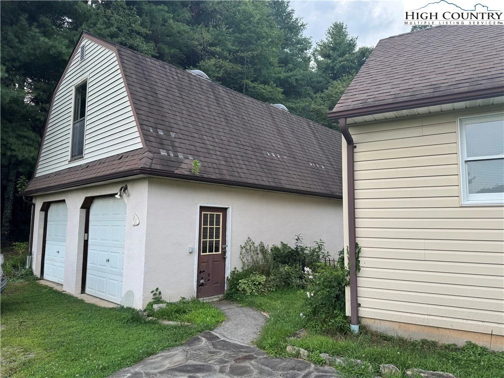 Image number 3 for the current listing