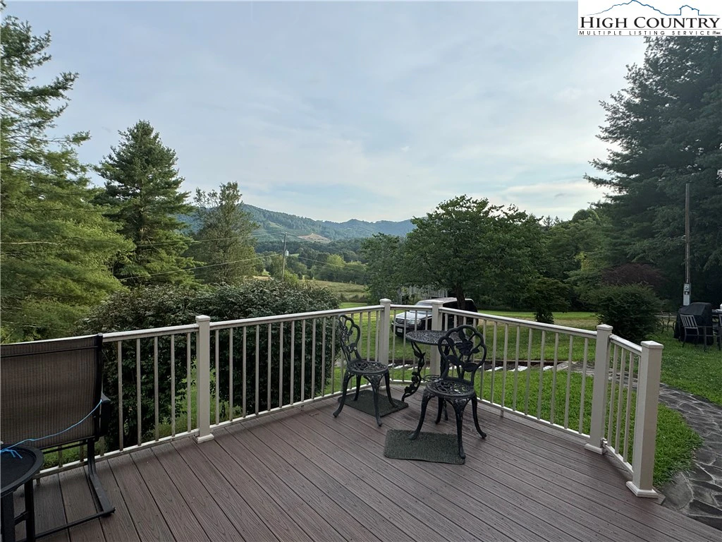 Image number 19 for the current listing