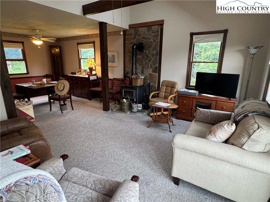 Image number 15 for the current listing