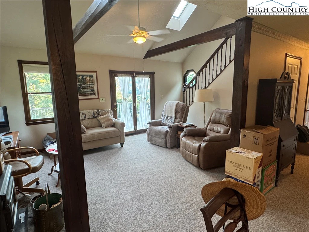 Image number 12 for the current listing