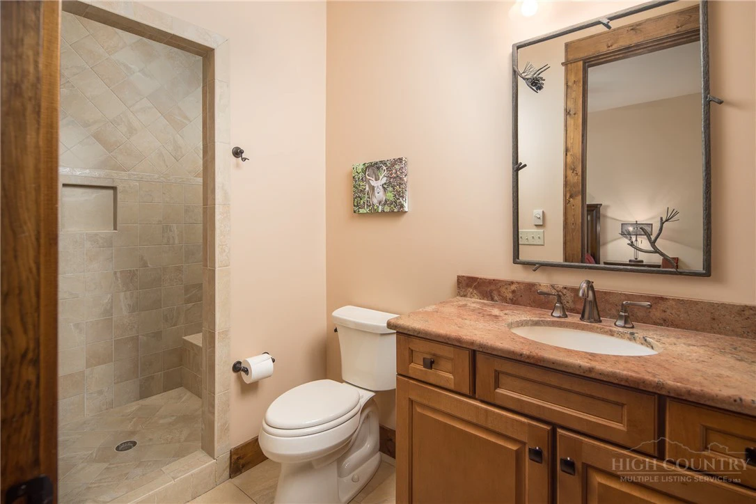 Image number 7 for the current listing