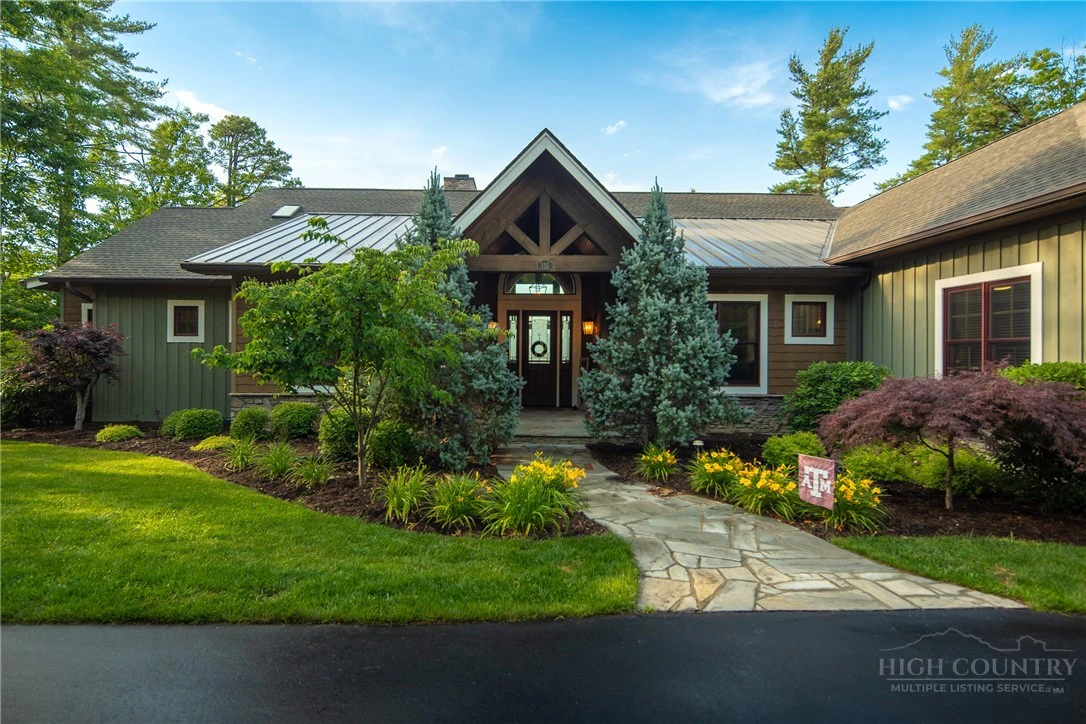 Image number 14 for the current listing