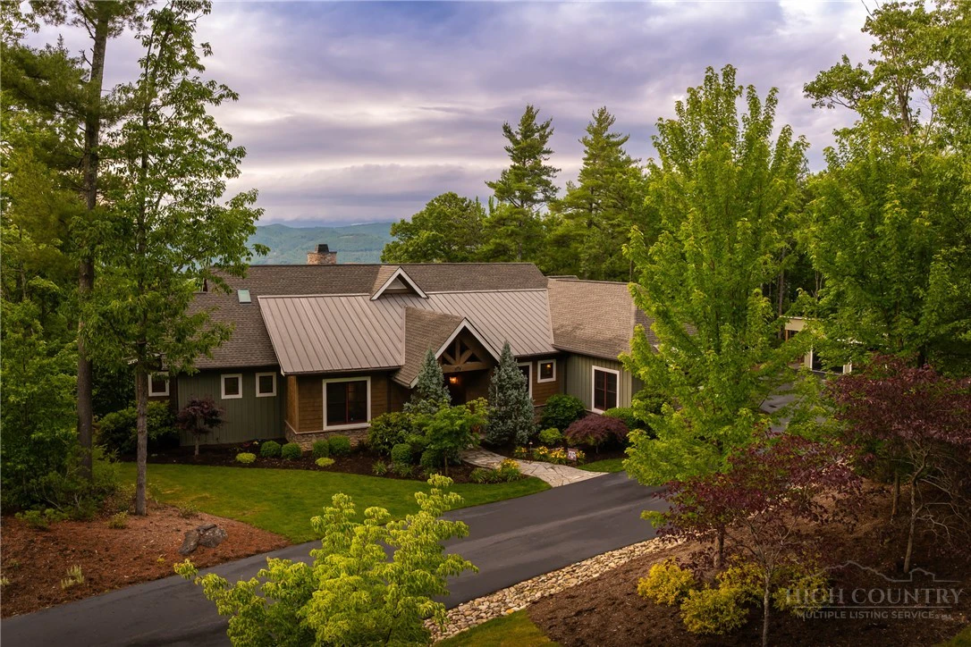 Image number 18 for the current listing