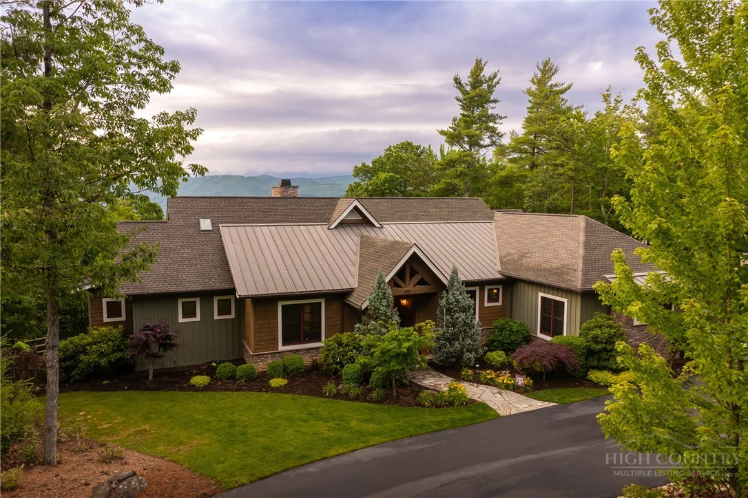 Image number 13 for the current listing