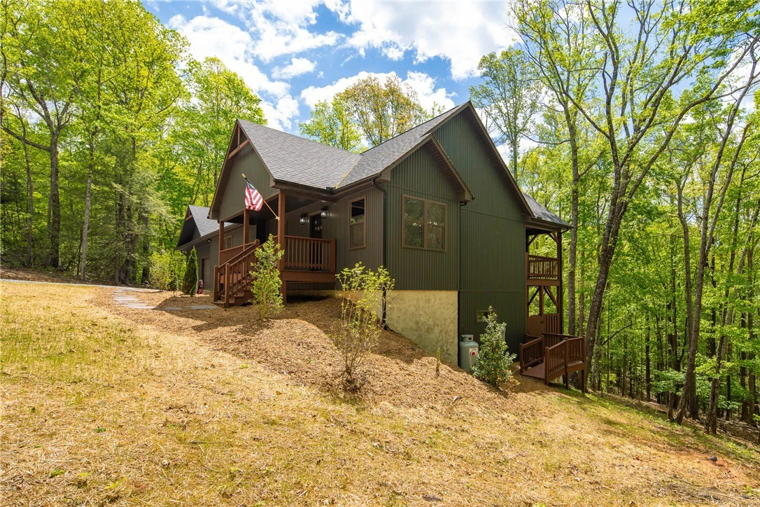 Image number 17 for the current listing