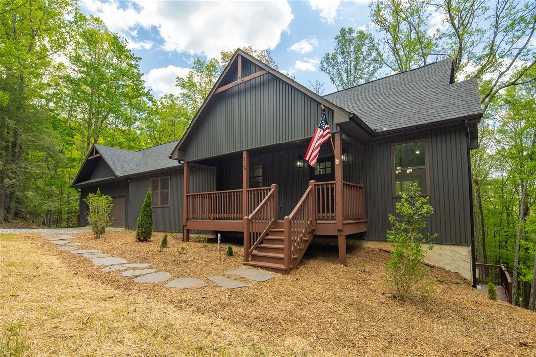 Image number 1 for the current listing