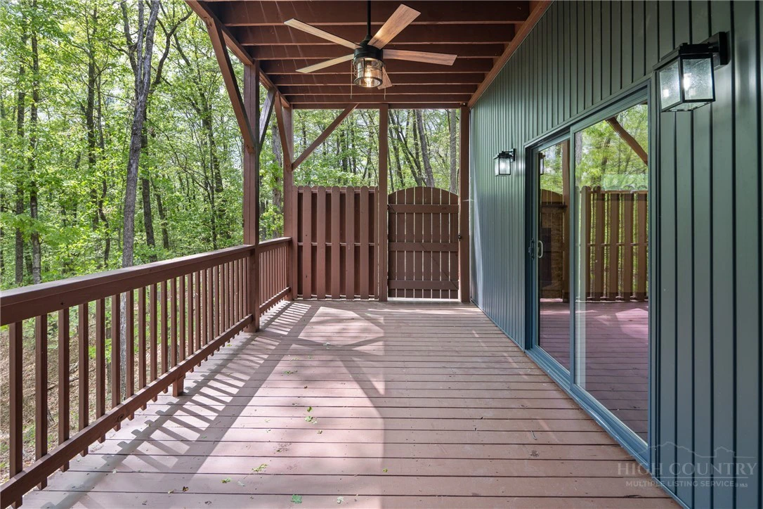 Image number 13 for the current listing