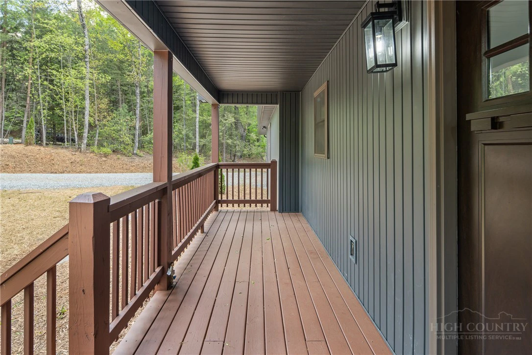 Image number 16 for the current listing