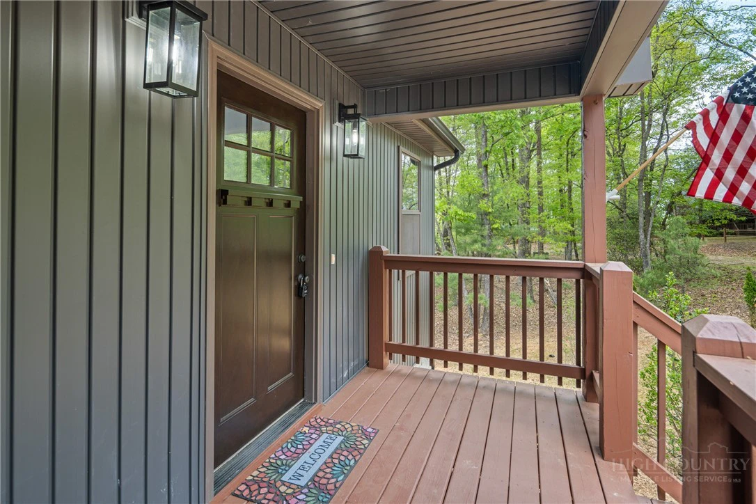 Image number 15 for the current listing