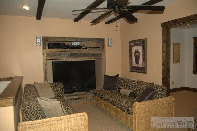 Image number 22 for the current listing