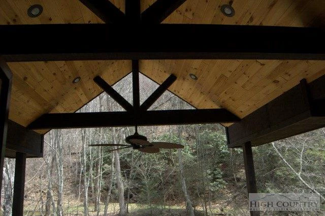 Image number 3 for the current listing