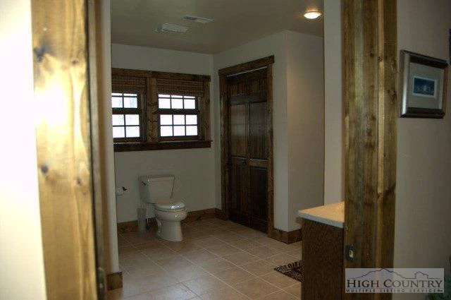 Image number 5 for the current listing