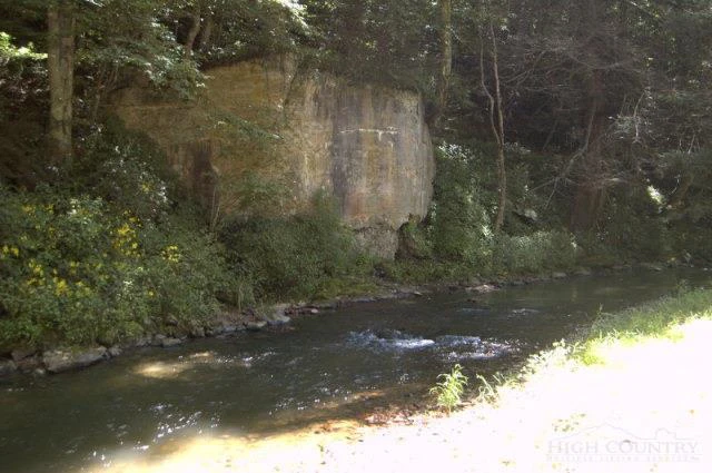 Image number 11 for the current listing