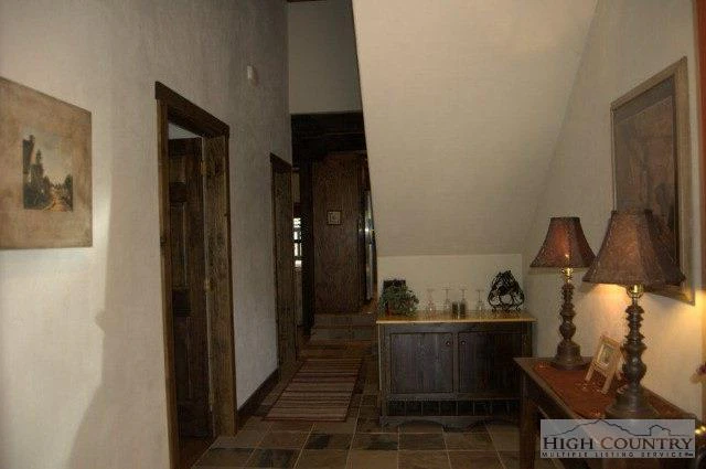 Image number 13 for the current listing