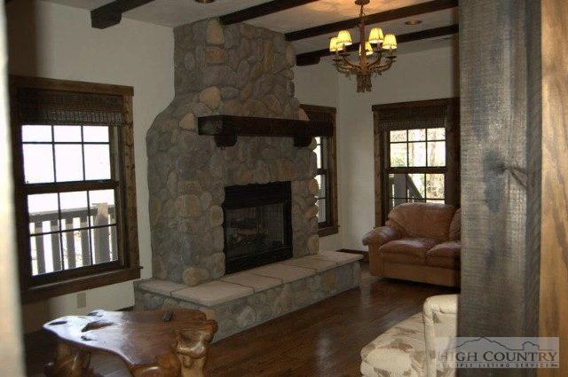 Image number 14 for the current listing