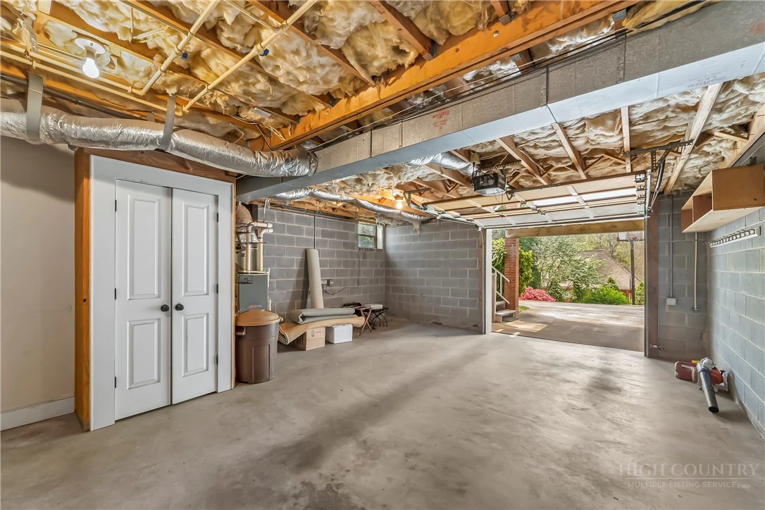 Image number 18 for the current listing
