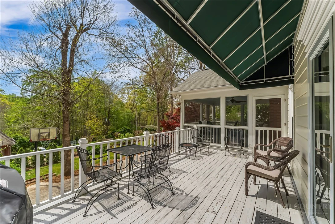 Image number 21 for the current listing
