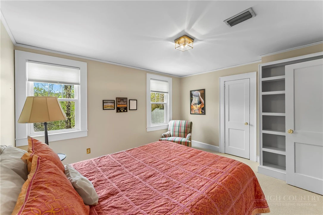 Image number 6 for the current listing